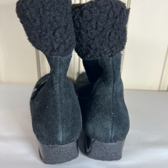 Sudini Black Suede Front Zip Ankle Booties Shoes Size 6M - Picture 4 of 6